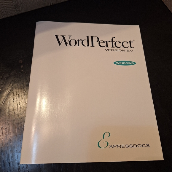 Vintage 1994 WordPerfect Complete Version 6.0A DOS/Windows Manual License Disks - Picture 7 of 11